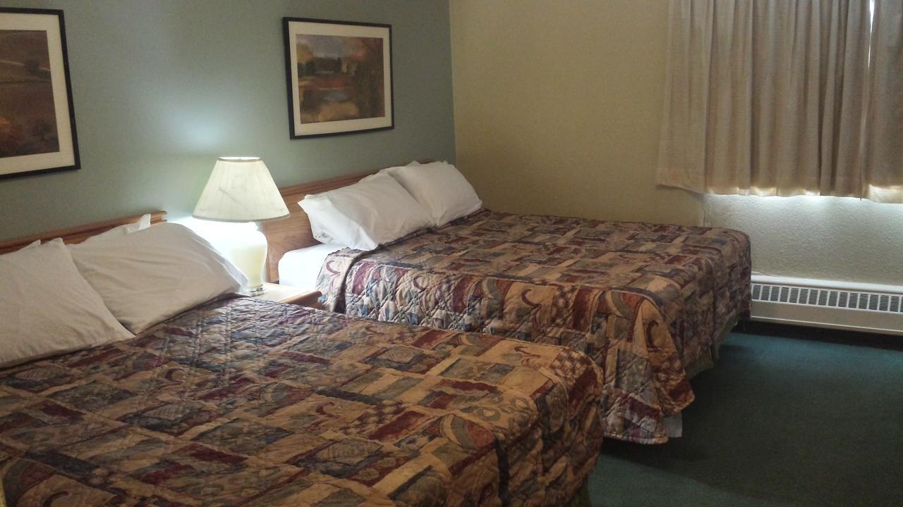 Northwoods Inn & Suites Saskatoon Bagian luar foto