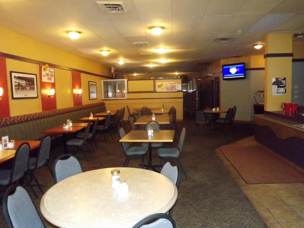 Northwoods Inn & Suites Saskatoon Bagian luar foto